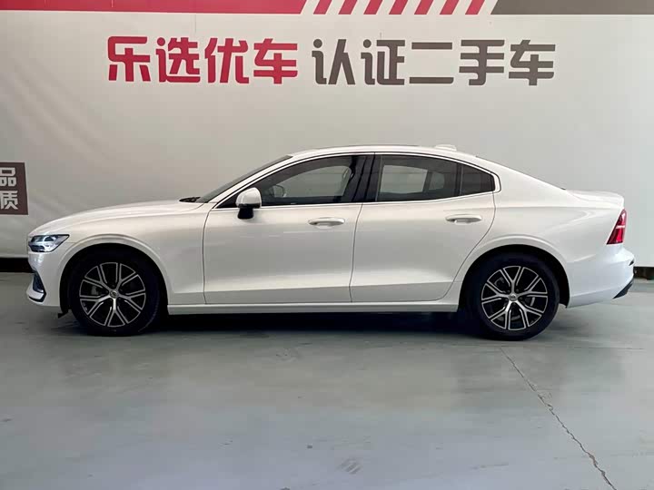 Volvo S60, 2024 — фото 3 из 9