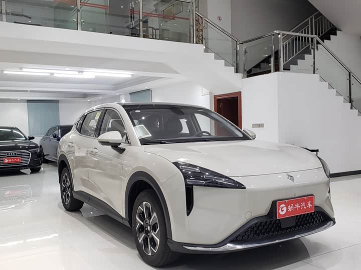 Baojun E6, 2026 — фото 3 из 9