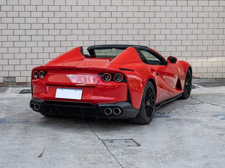 Ferrari 812, 2021 — фото 4 из 9