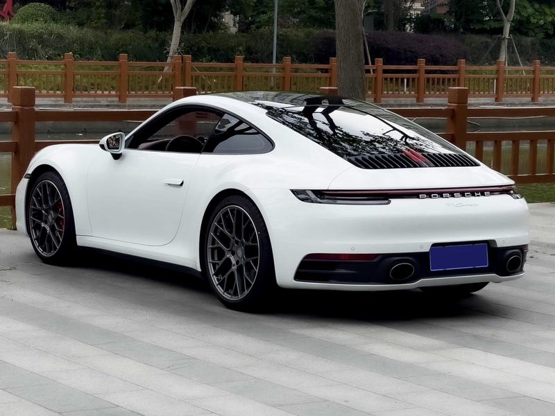 Porsche 911, 2022 — фото 3 из 10