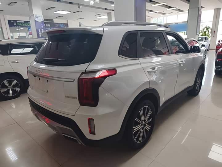 Kia Sportage GT-line, 2023 — фото 7 из 9