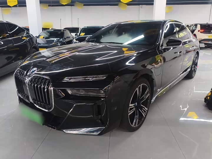 BMW i7, 2023 — купить в Чебоксарах под ключ