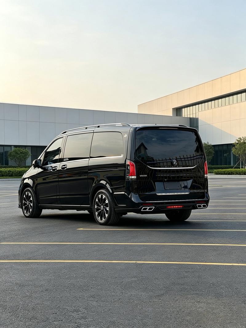 Mercedes-Benz V-Class, 2024 — фото 4 из 8