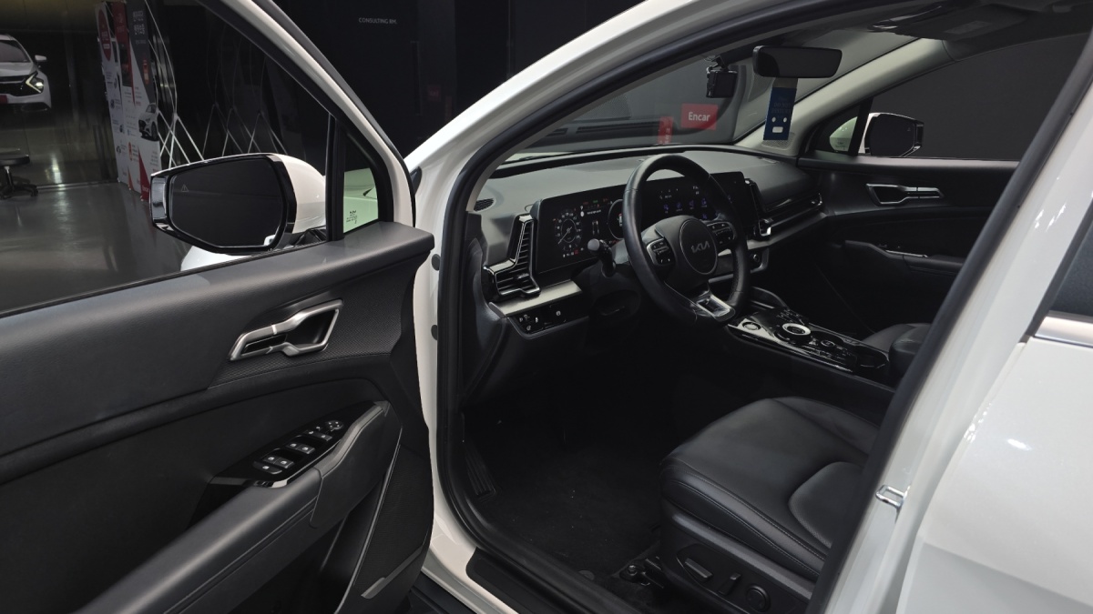 Kia Sportage, 2023 — фото 10 из 12
