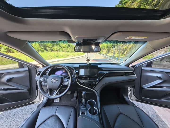 Toyota Camry, 2022 — фото 9 из 9
