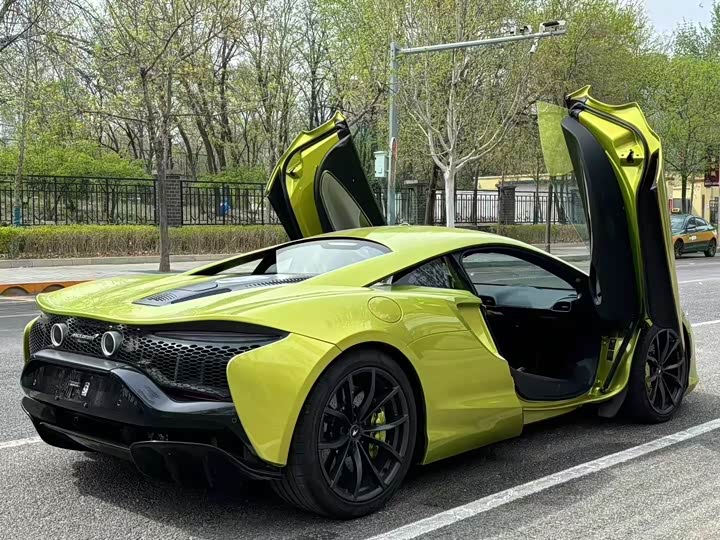McLaren Artura, 2023 — фото 4 из 9