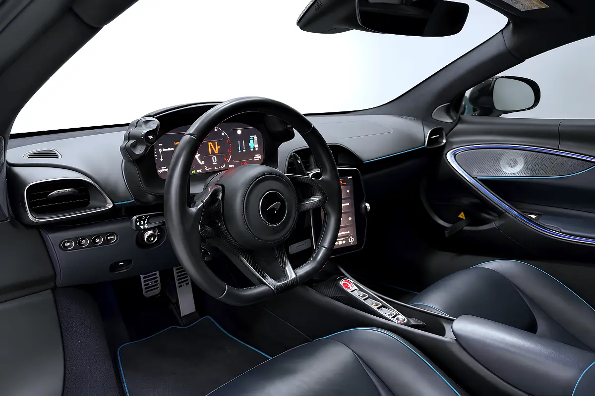 McLaren Artura, 2023 — фото 8 из 10
