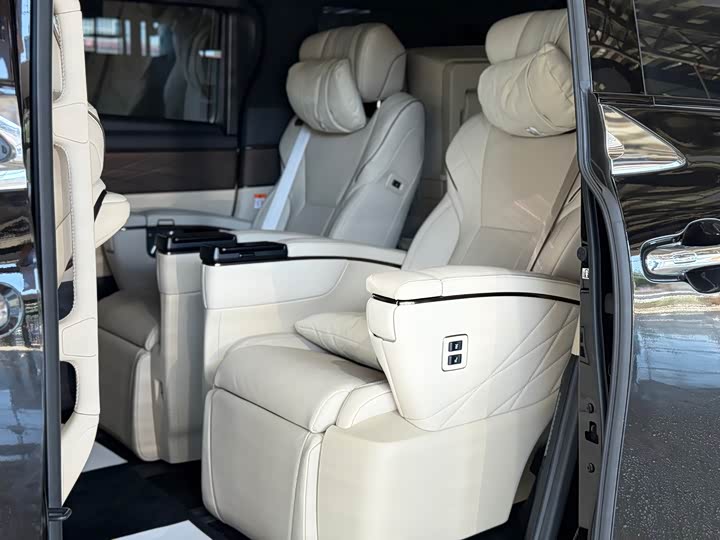 Toyota Alphard, 2026 — фото 8 из 9