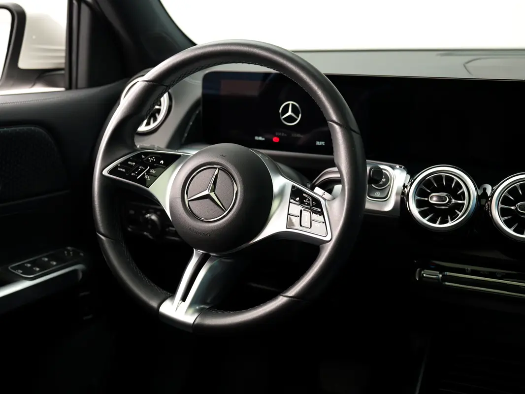 Mercedes-Benz GLB-Class, 2023 — фото 8 из 10