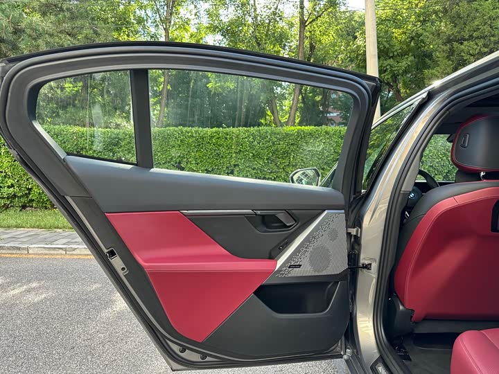 BMW i5, 2024 — фото 7 из 9