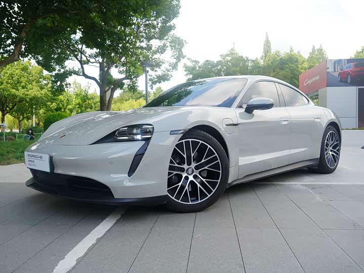 Porsche Taycan, 2023 — купить в Смоленске под ключ