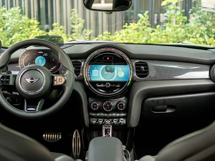 Mini Mini JCW, 2022 — фото 8 из 9