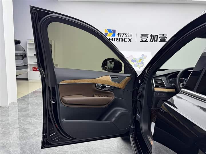 Volvo XC90, 2021 — фото 5 из 9