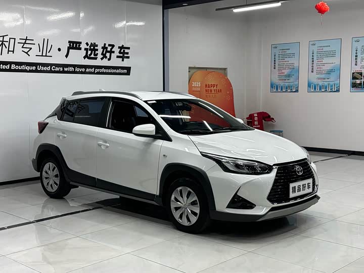 Toyota Yaris L Hatchback, 2022 — фото 3 из 9
