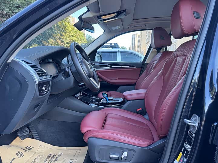 BMW iX3, 2022 — фото 4 из 9