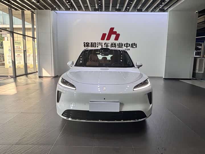 Shangjie (Huawei × SAIC) H5, 2025 — фото 6 из 9