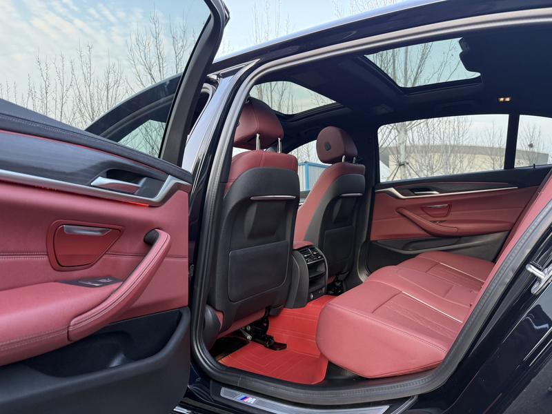 BMW 5 Series Hybrid, 2022 — фото 10 из 11