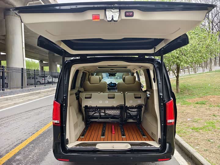 Mercedes-Benz V-Class, 2022 — фото 9 из 9