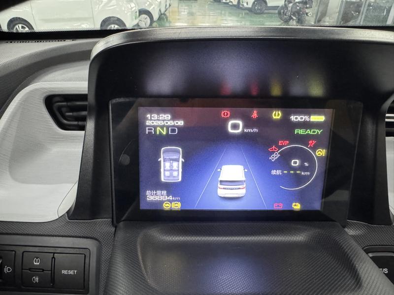 Wuling Mini EV, 2023 — фото 9 из 10