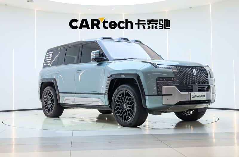 BYD Yangwang U8, 2023 — фото 3 из 12