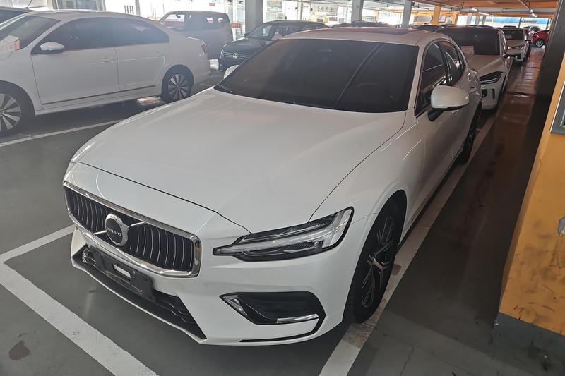 Volvo S60, 2023 — купить в Санкт-Петербурге под ключ