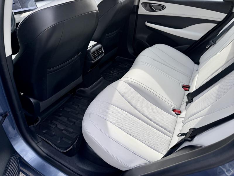 BYD Seal 05 DM-i Hybrid, 2025 — фото 12 из 12