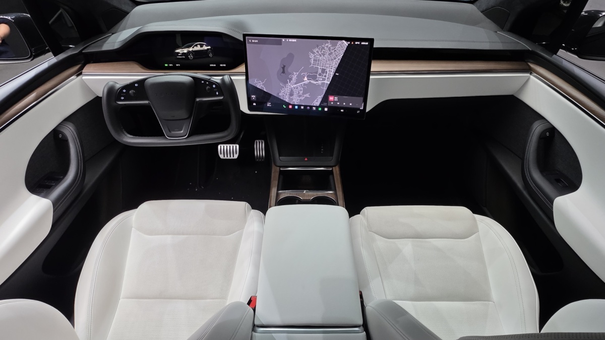 Tesla Model X, 2025 — фото 7 из 12