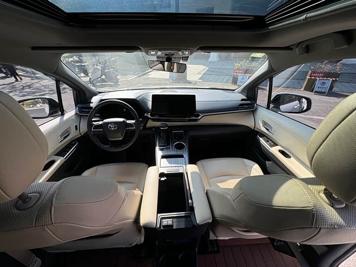 Toyota Granvia, 2023 — фото 9 из 9