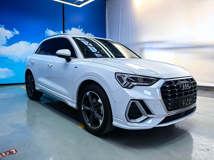 Audi Q3, 2022 — купить в Санкт-Петербурге под ключ