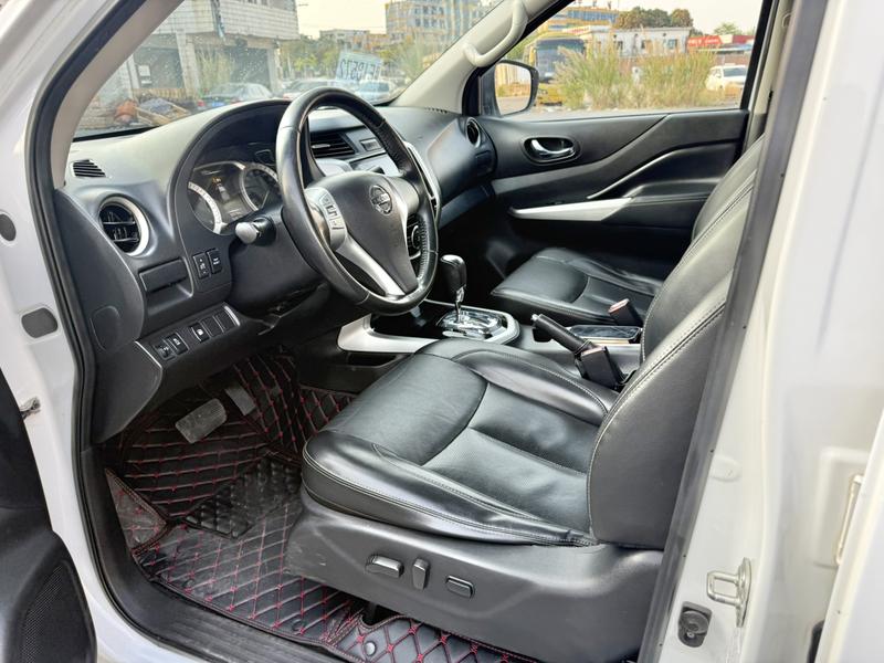 Nissan Navara, 2021 — фото 11 из 12