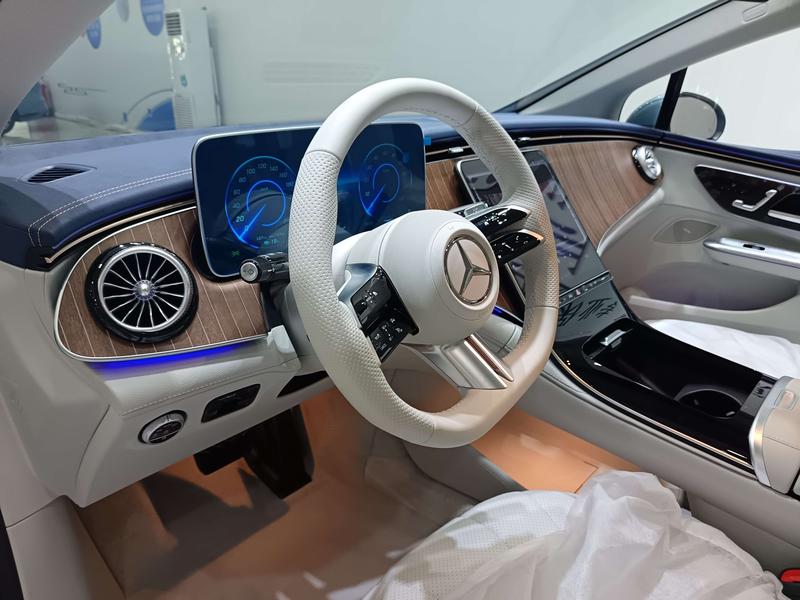 Mercedes-Benz EQE, 2025 — фото 8 из 12