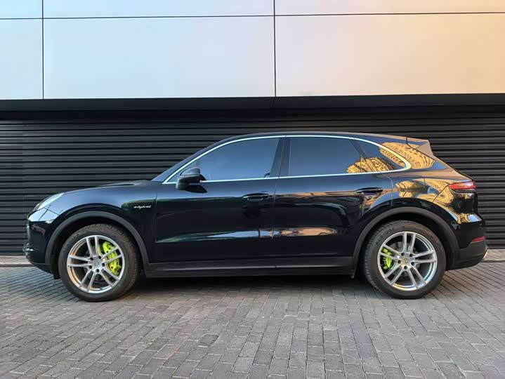 Porsche Cayenne Hybrid, 2022 — фото 6 из 9