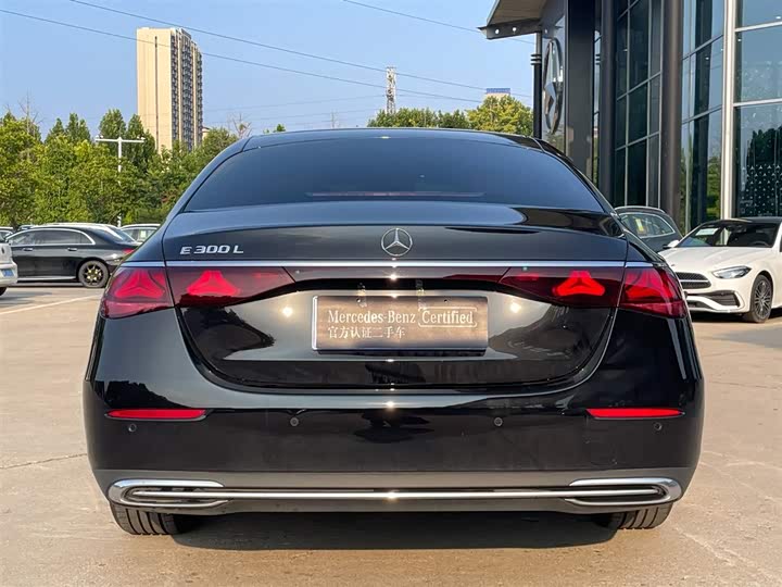 Mercedes-Benz E-Class, 2025 — фото 4 из 9