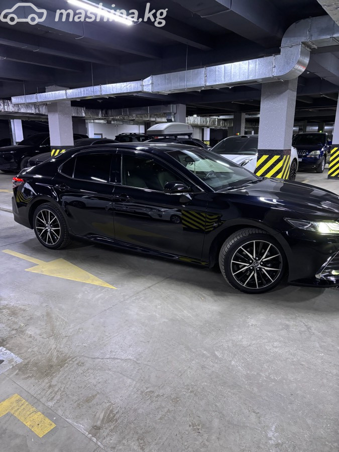 Toyota Camry, 2023 — фото 4 из 11