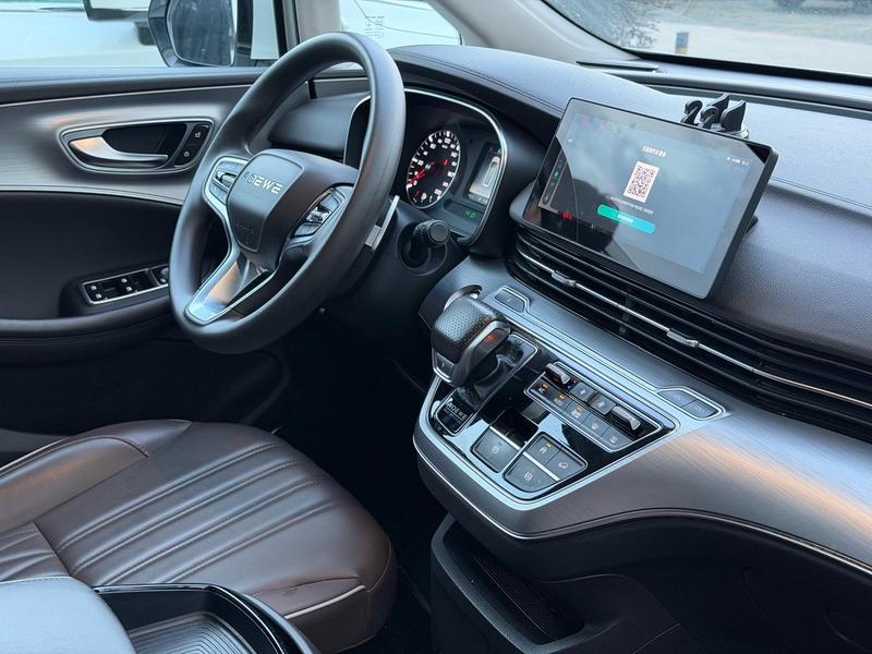 Roewe iMax 8, 2023 — фото 5 из 11