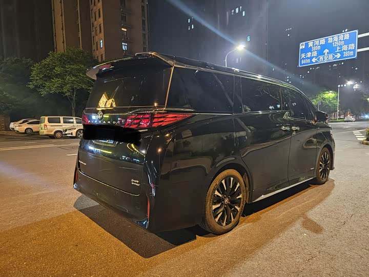 Toyota Alphard, 2024 — фото 4 из 7