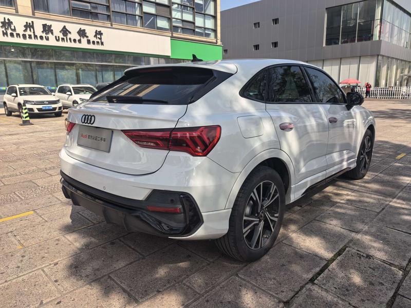 Audi Q3 Sportback, 2023 — фото 4 из 12