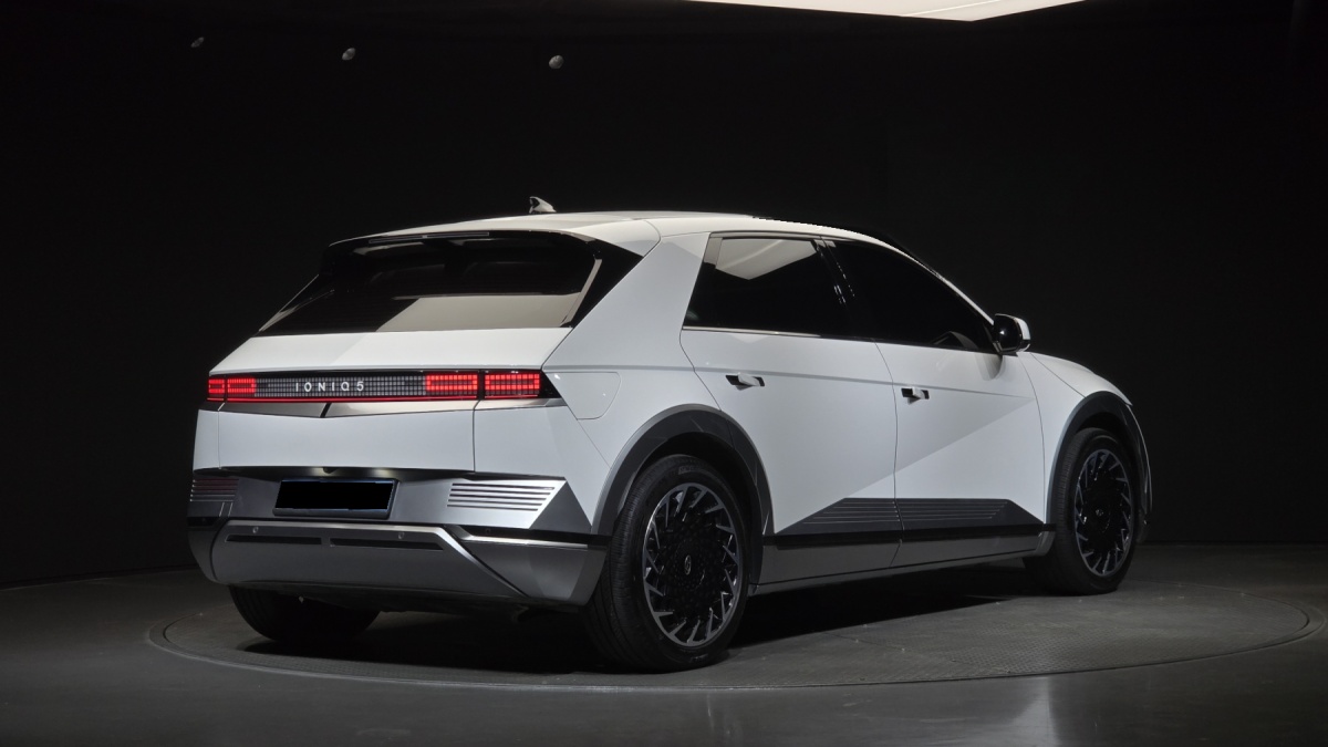 Hyundai Ioniq 5, 2021 — фото 2 из 12