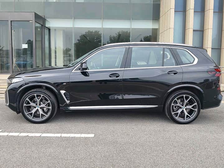 BMW X5, 2025 — фото 6 из 9