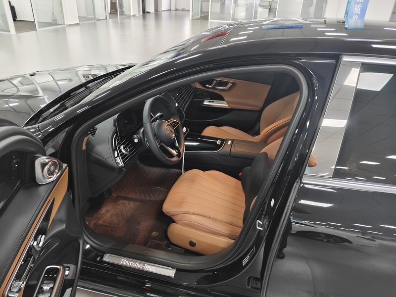 Mercedes-Benz E-Class, 2025 — фото 7 из 9