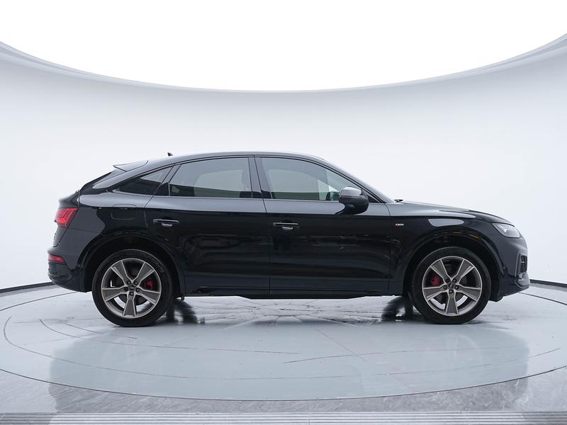 Audi Q5L Sportback, 2023 — фото 8 из 12