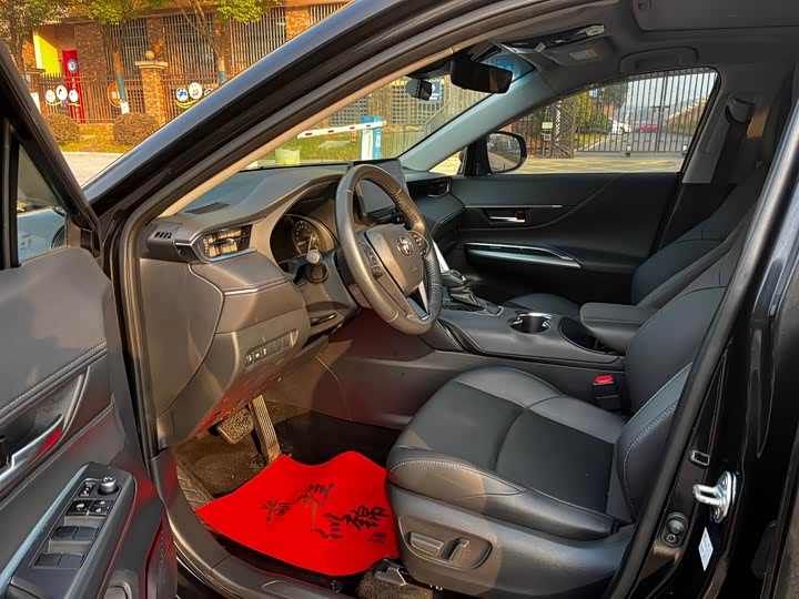 Toyota Venza, 2023 — фото 6 из 12