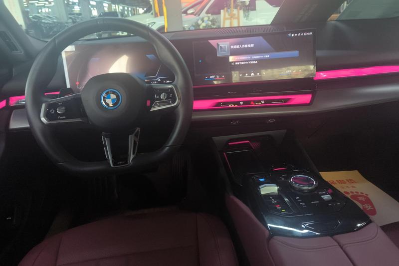BMW i5, 2025 — фото 7 из 11
