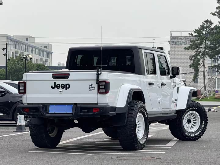 Jeep Gladiator, 2022 — фото 7 из 9
