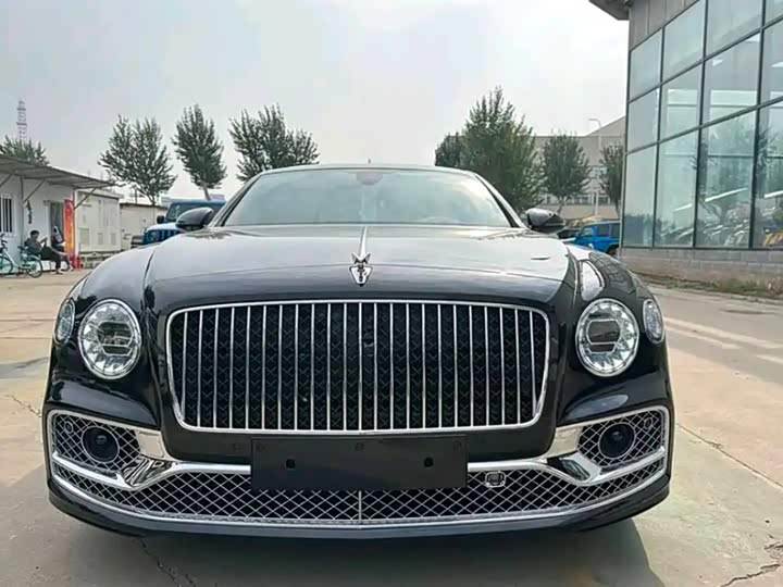 Bentley Flying Spur, 2023 — фото 2 из 7