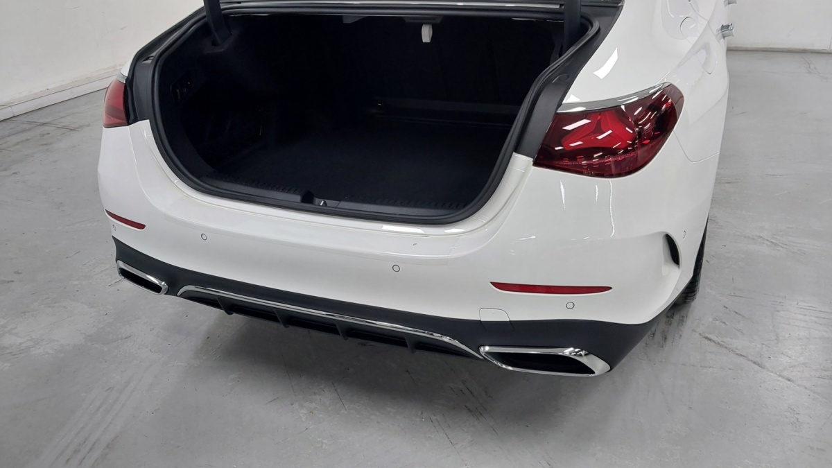 Mercedes-Benz E-Class, 2024 — фото 11 из 12