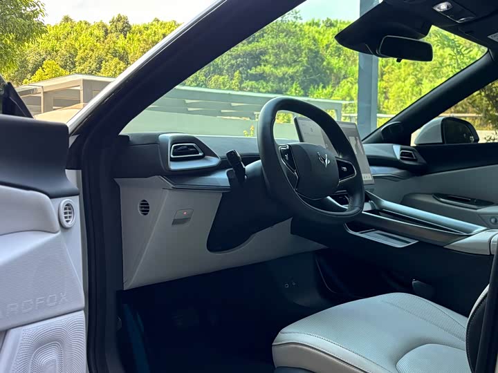 BAIC Arcfox Alpha S5, 2025 — фото 4 из 9