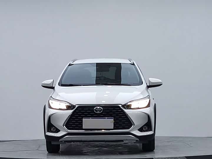 Toyota Yaris L Hatchback, 2022 — фото 2 из 9