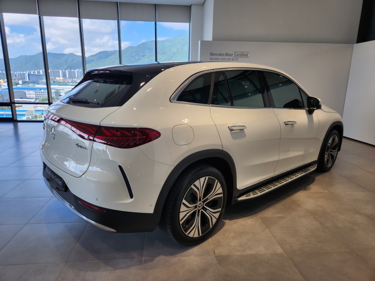 Mercedes-Benz EQE, 2024 — фото 4 из 12