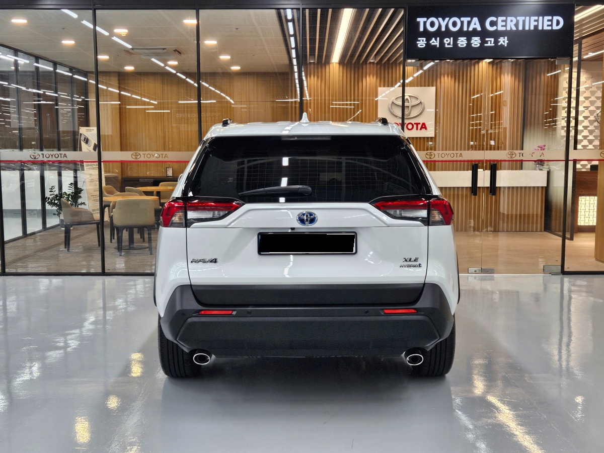Toyota RAV4, 2024 — фото 4 из 12